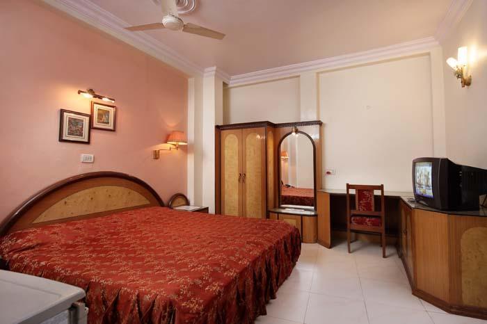 Mandakini Kanpur Bagian luar foto