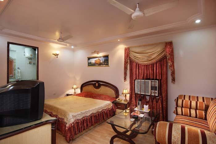 Mandakini Kanpur Bagian luar foto