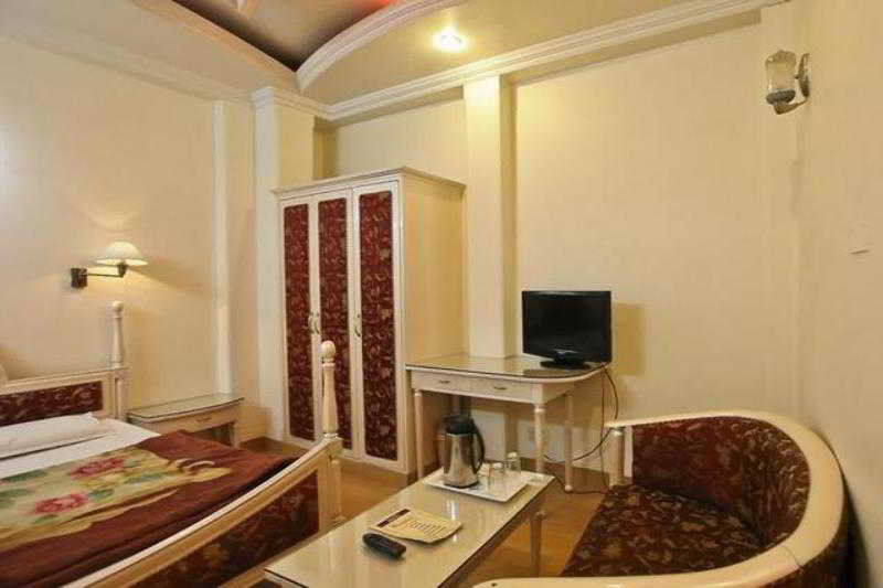 Mandakini Kanpur Bagian luar foto